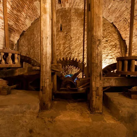 Bernardone ホテル 3*