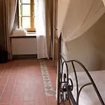 Bernardone Hotel
